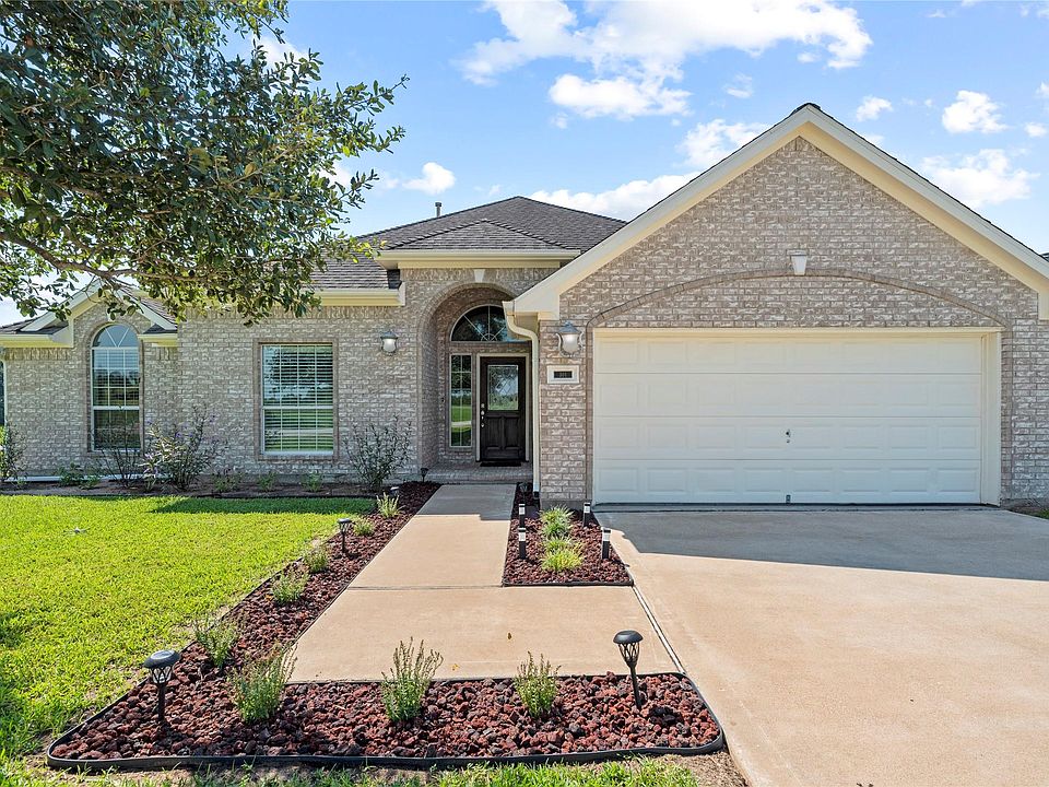 1st image of 301 Redwood Dr
