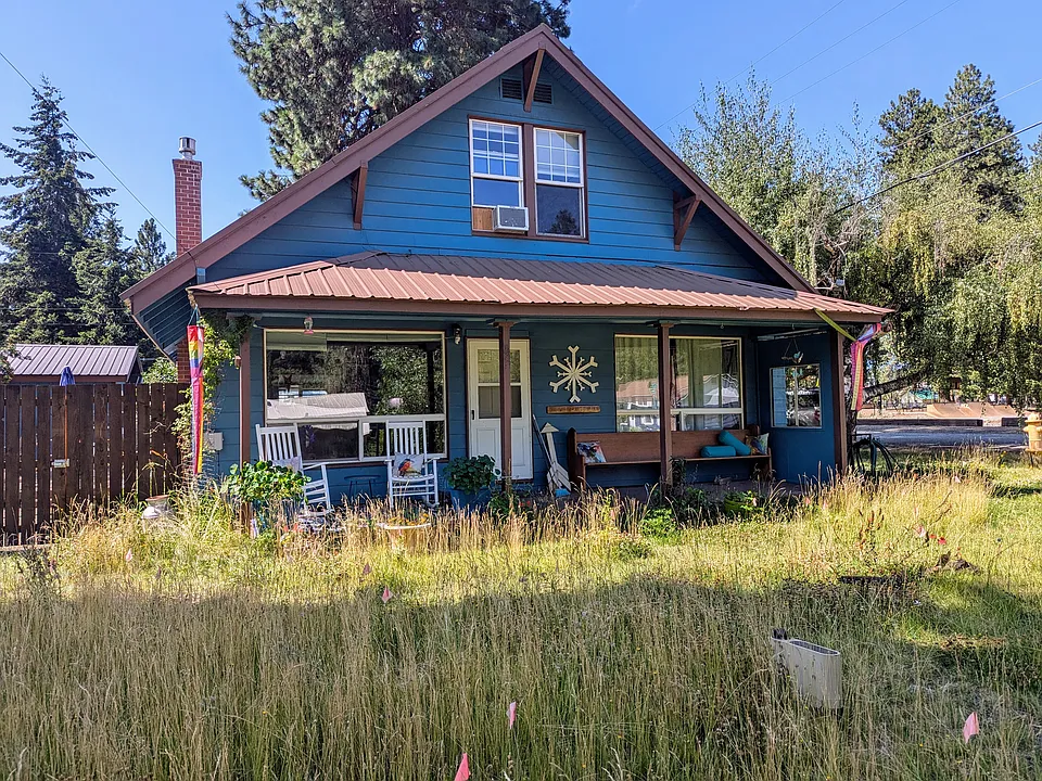 525 W 2nd St
