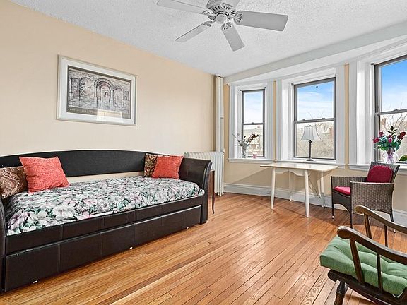 3rd image of 285 Lynn Shore Dr APT 405