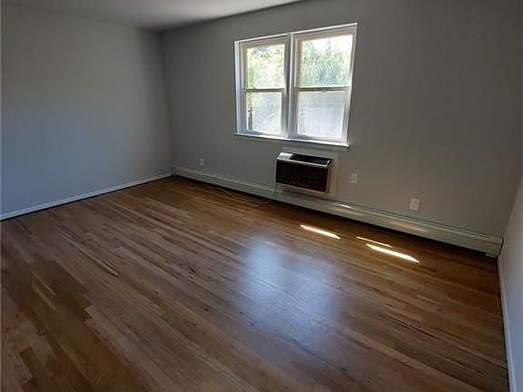 3rd image of 1322 E 65th St