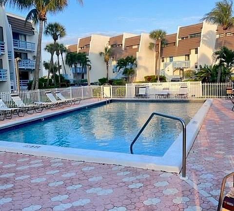 4th image of 11000 S Ocean Dr APT 3-J