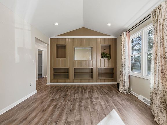 3rd image of 101 Pleasant Dr