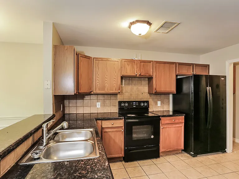 12634 Bay Ave — Photo 9