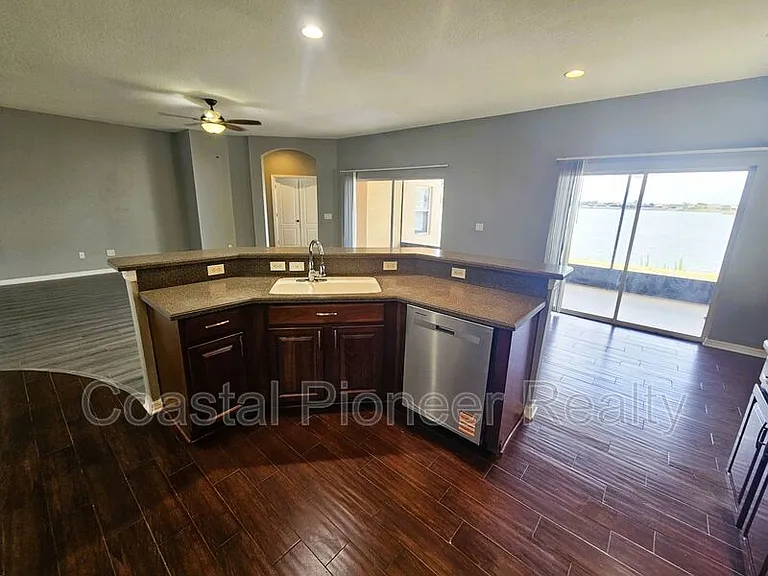 1824 Mira Lago Cir — Photo 10