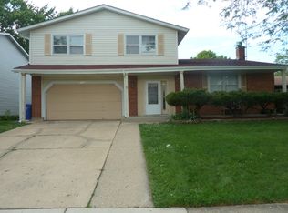 1812 W Locust Ln, Mount Prospect, IL 60056