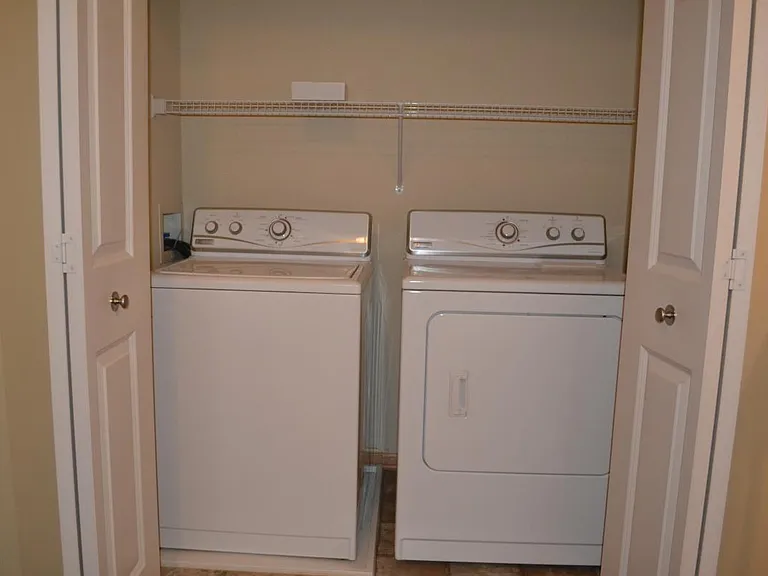 6105 Maclynn Ave NE — Photo 11