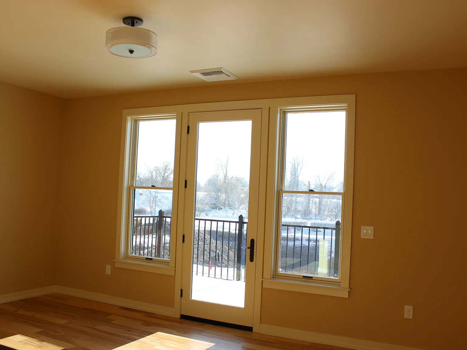 2 bed, 999 sqft, $2,550 — Photo 3