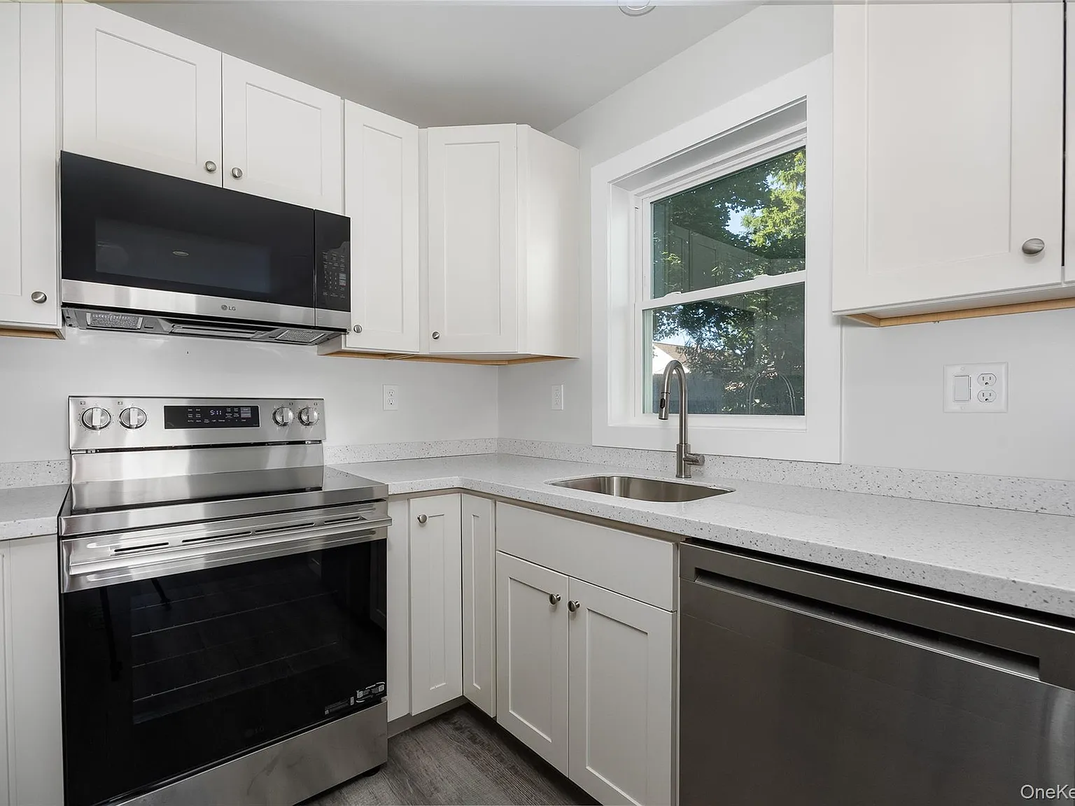 2 bed, 2.5 bath, 930 sqft, $2,500 — Photo 4