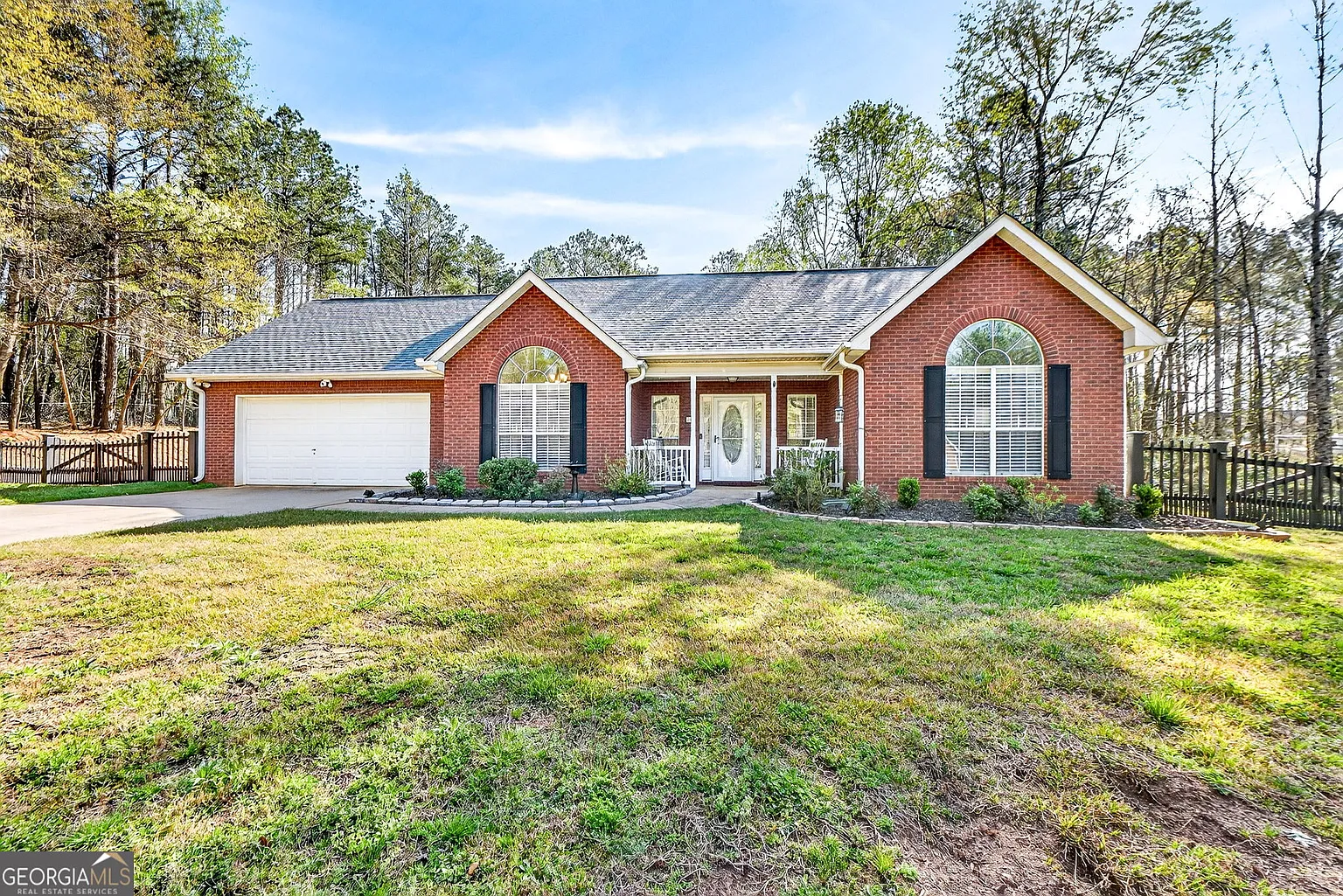 331 Patrick Cir photo 1
