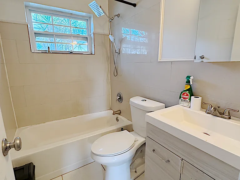 511 SE 2nd Ave #2 — Photo 14