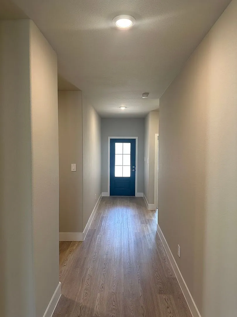 1410 Old Stead Dr — Photo 4