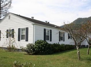 305 Church St, Hampton, TN 37658