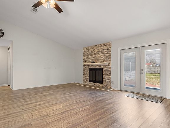 3rd image of 2101 Shamrock Ln