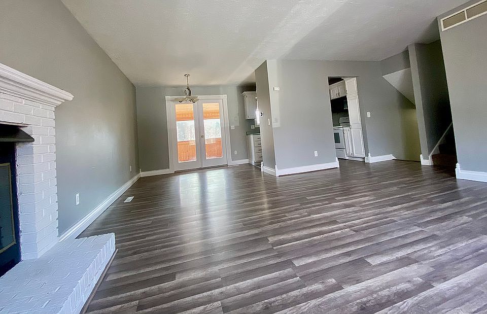 1st image of 7490 E Victoria Dr