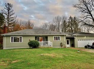 9 Dermond Rd, Hermitage, PA 16148