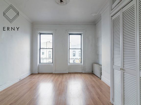 4th image of 256 Melrose St APT 3L