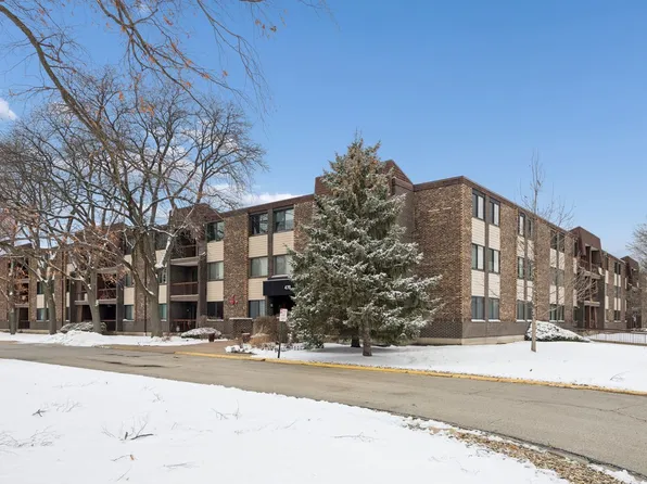 470 Raintree Ct Unit 3C, Glen Ellyn, IL 60137