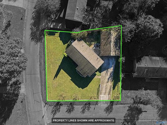2nd image of 910 Mead Rd NE