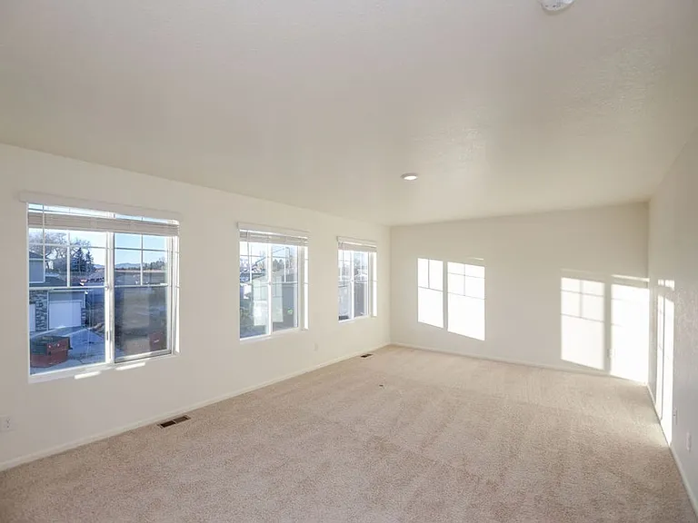 6818 Gateway Crossing St — Photo 25