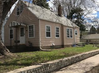 2020 5th St E, Saint Paul, MN 55119