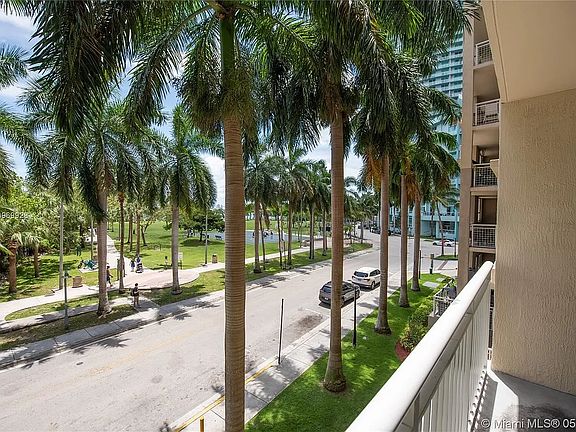 3rd image of 2000 N Bayshore Dr APT 214