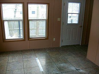 2nd image of 174 Pickford Rd