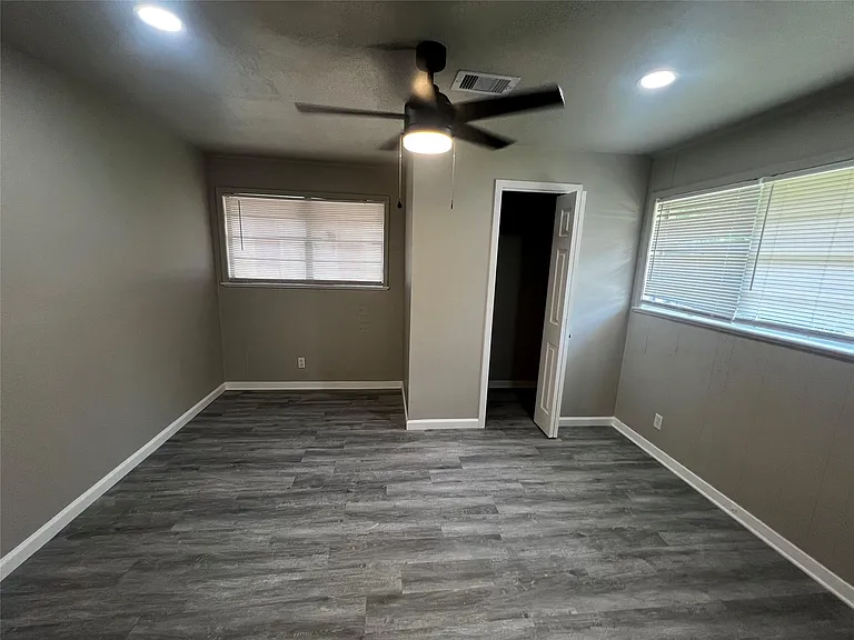 1319 W Procter St — Photo 10