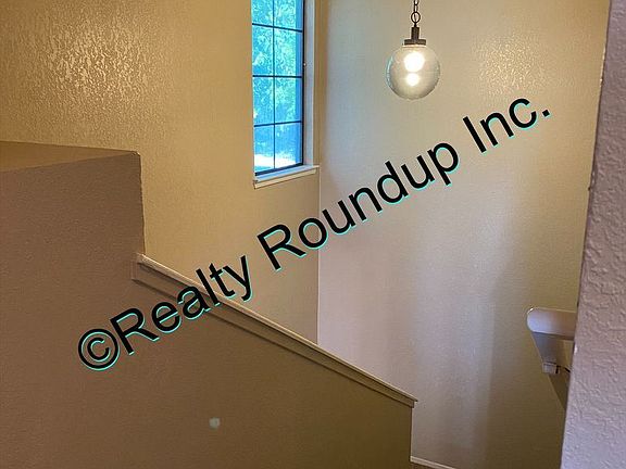 2nd image of 1912 Hacienda Dr