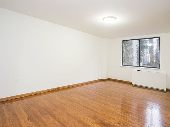 3rd image of 434 W 19th St APT 4C