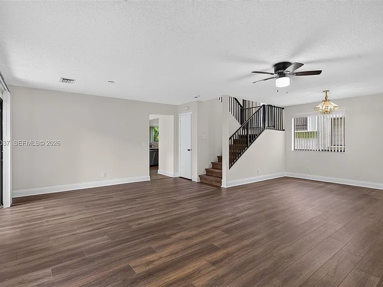 587 NW 38th Ave — Photo 10