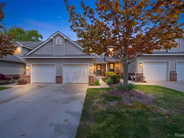 24 Millstone Ct, Waterford, MI 48328