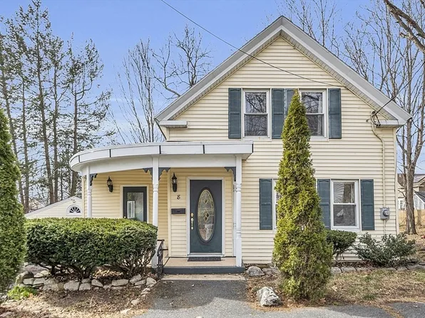 8 Nashua St, Ayer, MA 01432