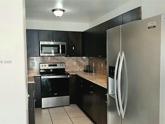 3rd image of 113 NE 12th Ave #113