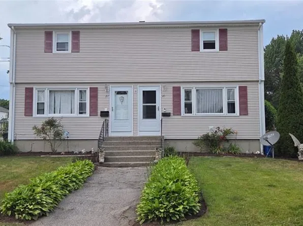 25-27 Nowicki St, West Warwick, RI 02893