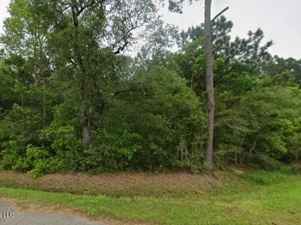 3176 11th St, Bay Saint Louis, MS 39520