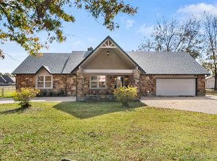 8452 E Blackwell St, Claremore, OK 74019