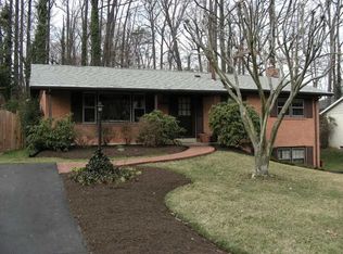 10420 Kinloch Rd, Silver Spring, MD 20903