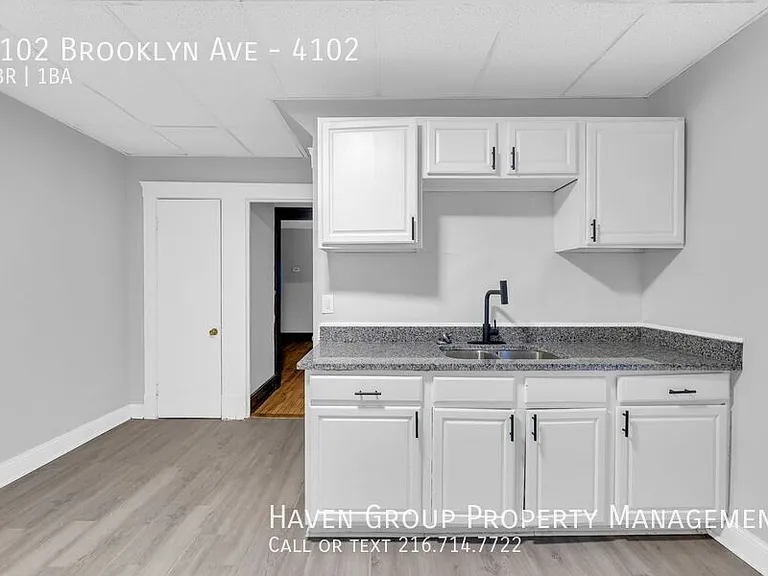 4102 Brooklyn Ave #4102 — Photo 10