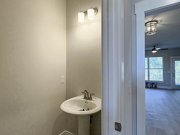 5th image of 225 Glencrest Dr Lot 322