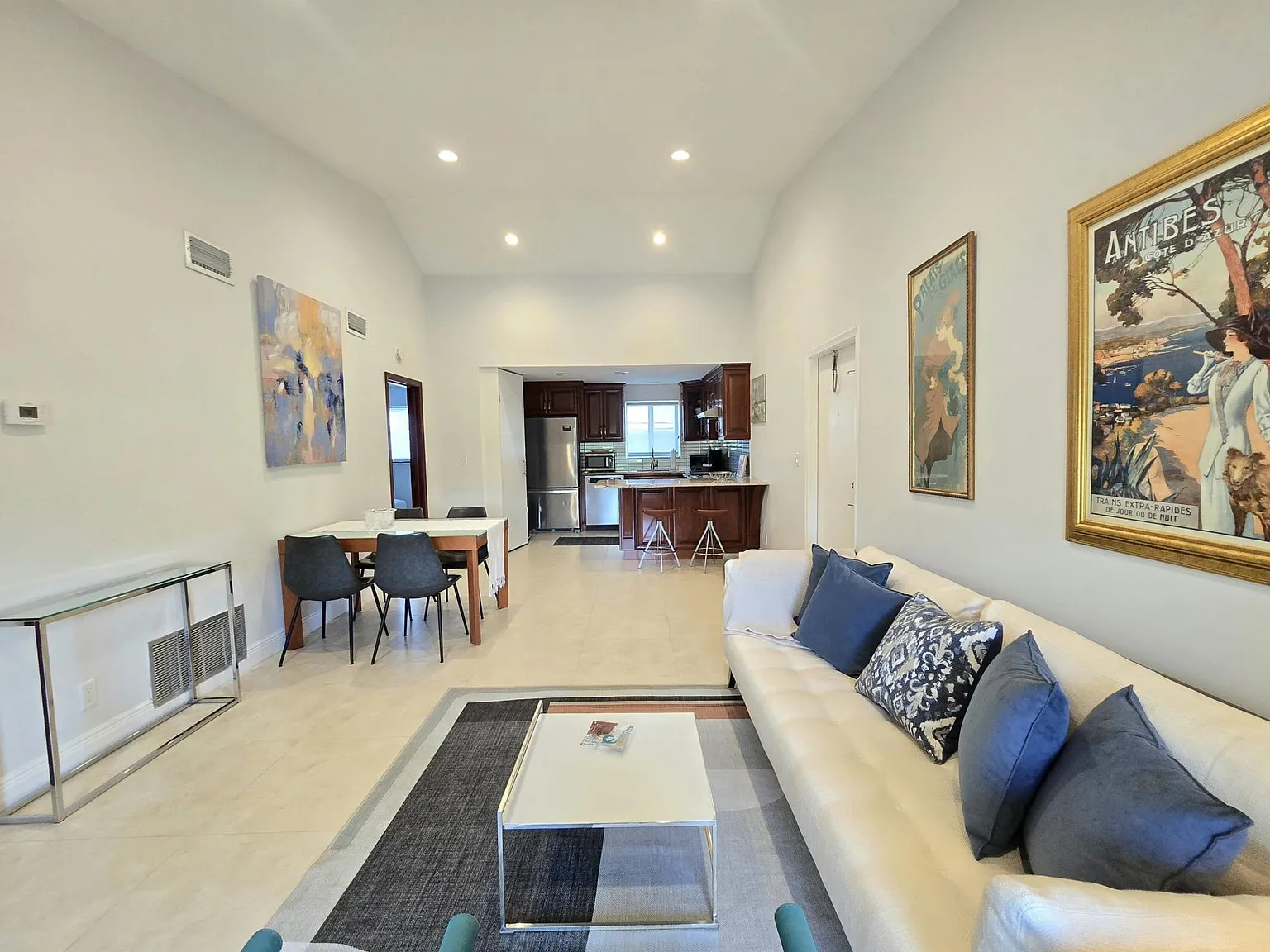 2 bed, 2.0 bath, 870 sqft, $3,500 — Photo 1
