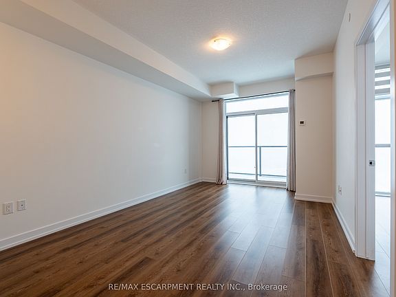 3rd image of 450 Dundas St E #801