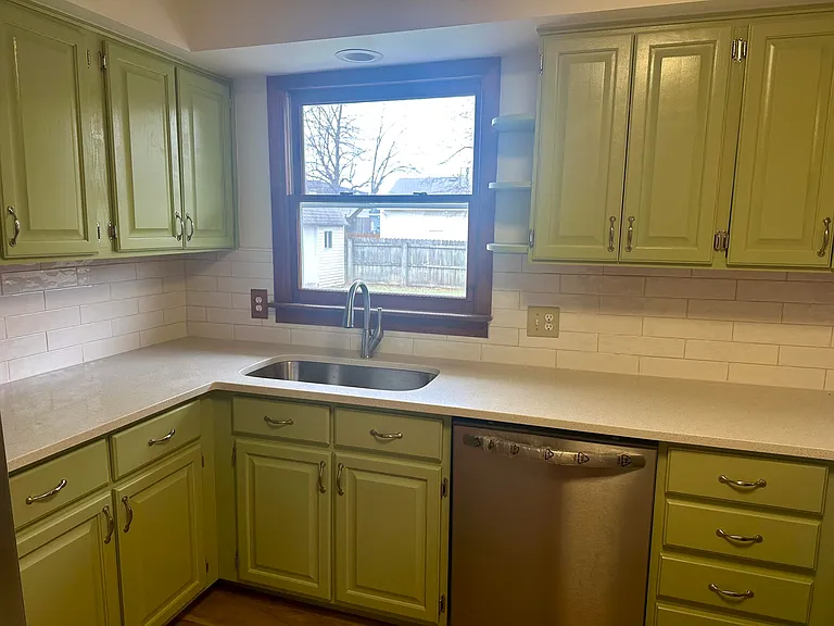 603 Worcester Rd — Photo 8