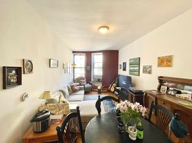 118 W 75th St, New York, NY