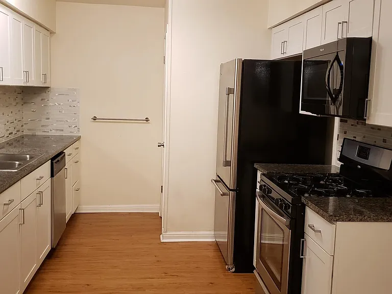 1202 E Saint Johns Ave #B — Photo 5