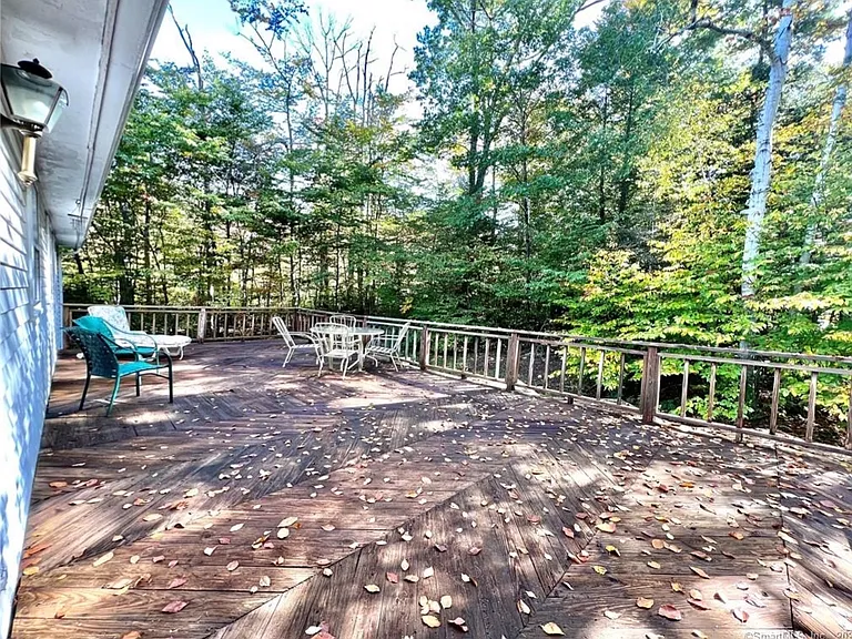 25 Wheeler Rd — Photo 2