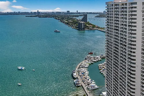 1750 N Bayshore Dr Photo 1