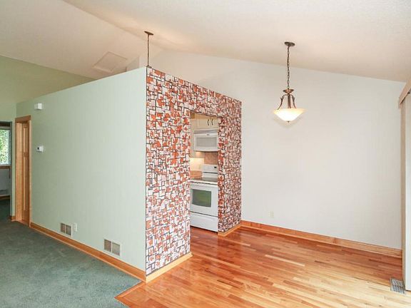 2nd image of 2282 Long Ave