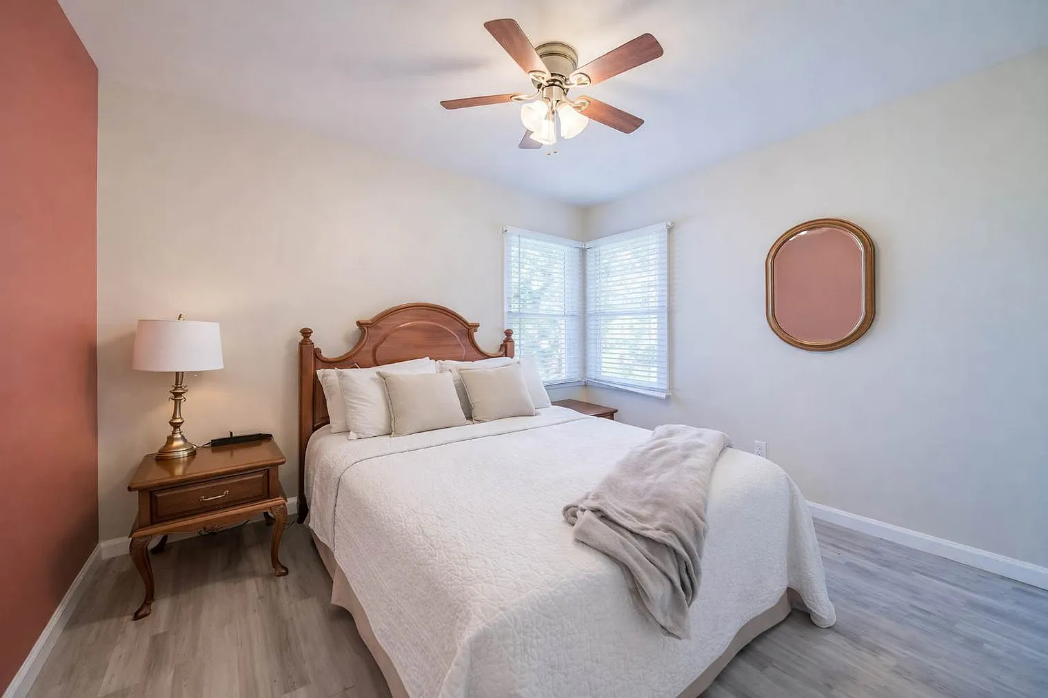 2 bed, 1.0 bath, 742 sqft, $2,195 — Photo 3