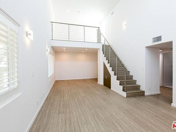 4th image of 8648 W Olympic Blvd #Penthouse 302