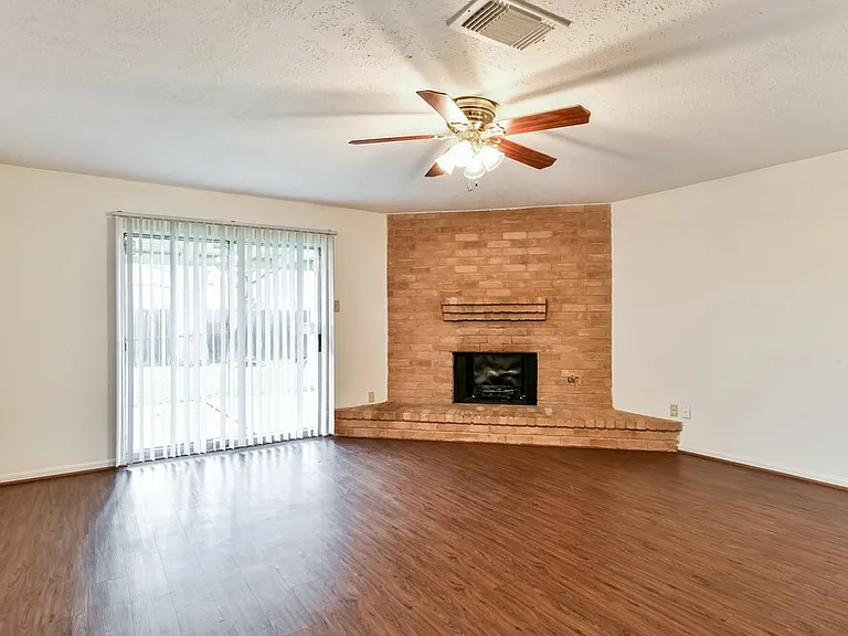 6527 La Violetta Dr — Photo 2